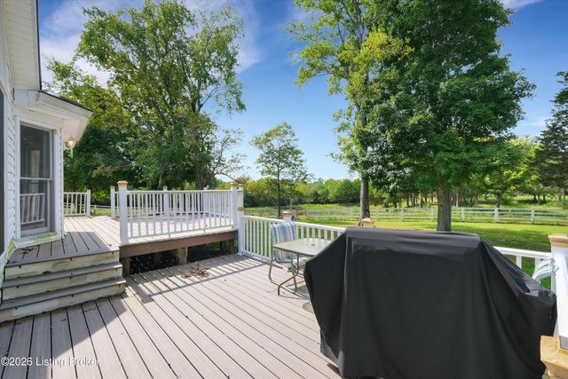 9550 Routt Rd, Jeffersontown, KY 40299