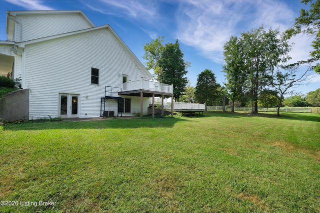 9550 Routt Rd, Jeffersontown, KY 40299