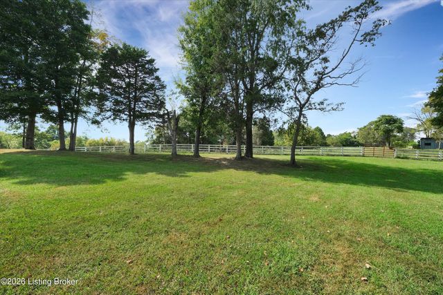 9550 Routt Rd, Jeffersontown, KY 40299