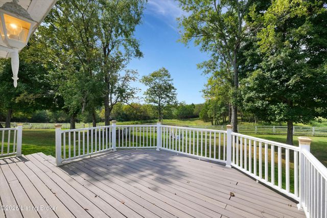 9550 Routt Rd, Jeffersontown, KY 40299
