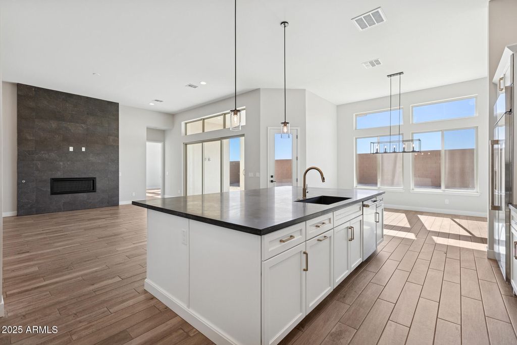 20645 W BERRIDGE Lane, Buckeye, AZ 85396 — photo 4