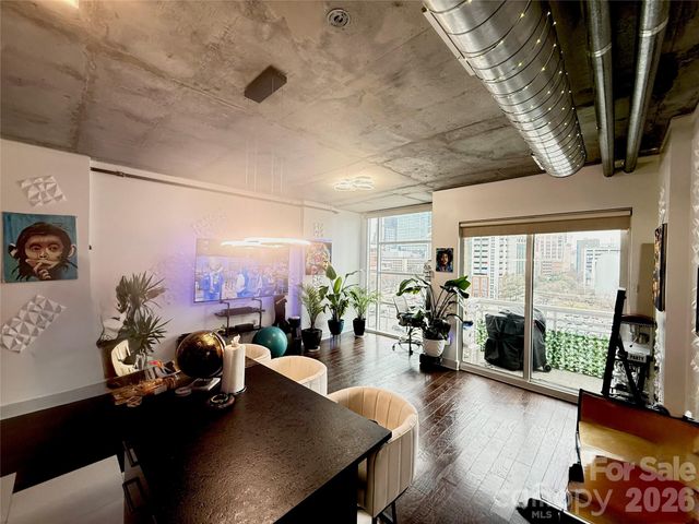 505 E 6th Street 803, Charlotte, NC 28202