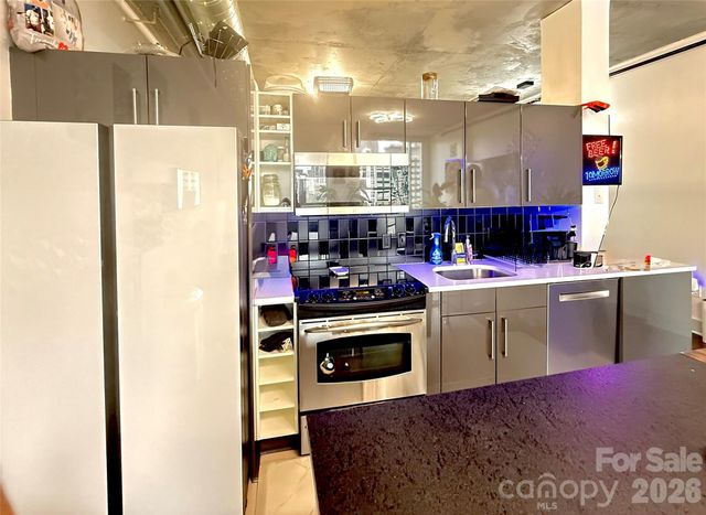 505 E 6th Street 803, Charlotte, NC 28202