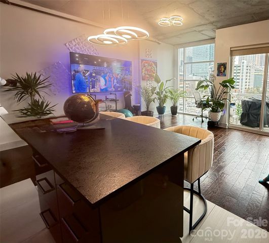 505 E 6th Street 803, Charlotte, NC 28202