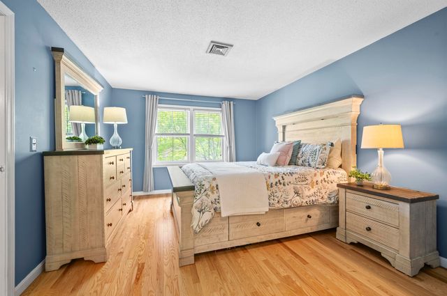 690 S Porter St Apt 31, Manchester, NH 03103
