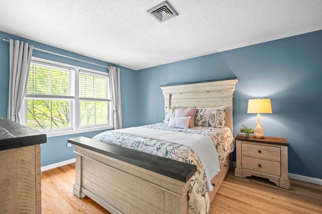 690 S Porter St Apt 31, Manchester, NH 03103