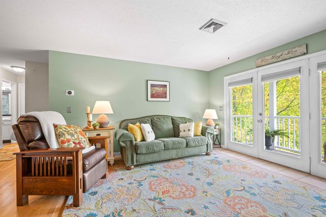 690 S Porter St Apt 31, Manchester, NH 03103