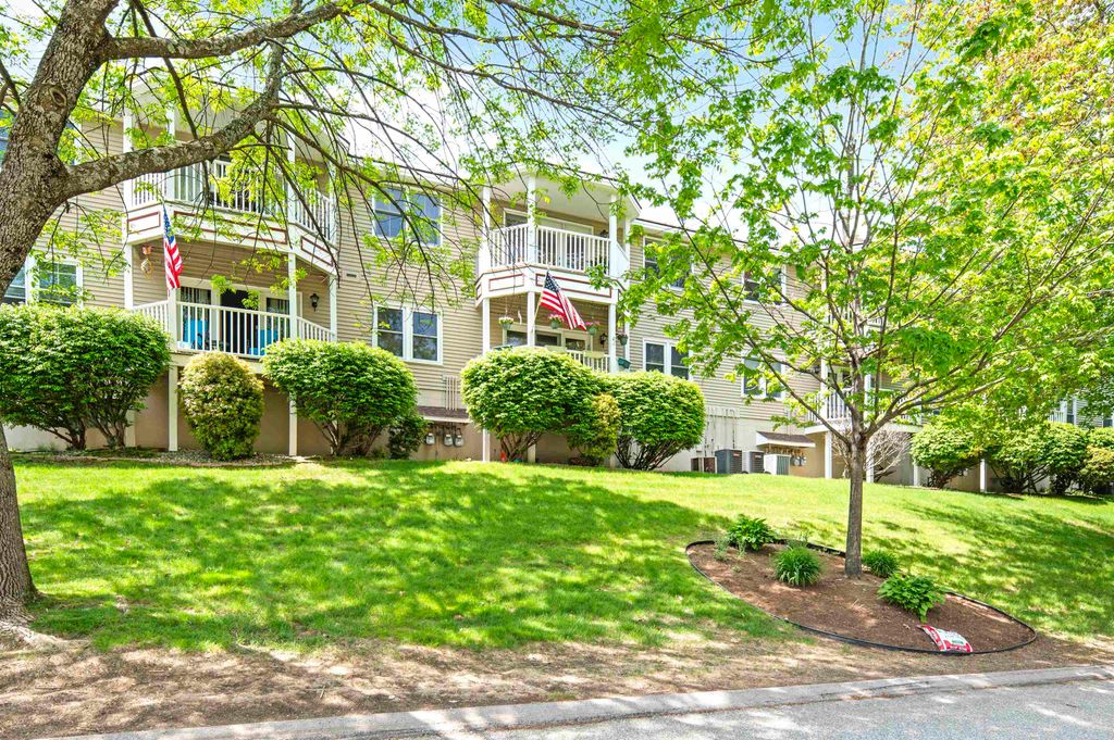 690 S Porter St Apt 31, Manchester, NH 03103