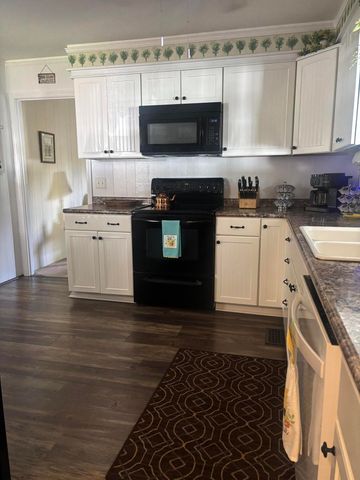 876 Gordonia Drive, Sumter, SC 29150