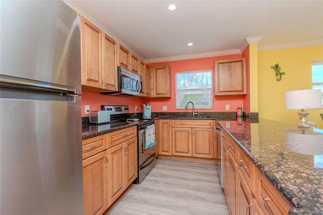 5605 SHORE BOULEVARD S 1B, Gulfport, FL 33707