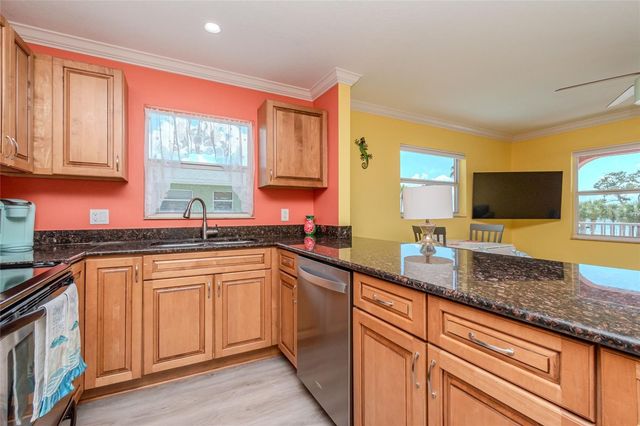 5605 SHORE BOULEVARD S 1B, Gulfport, FL 33707