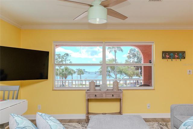 5605 SHORE BOULEVARD S 1B, Gulfport, FL 33707