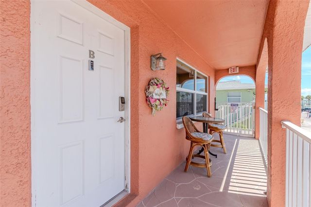 5605 SHORE BOULEVARD S 1B, Gulfport, FL 33707