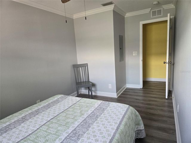 5605 SHORE BOULEVARD S 1B, Gulfport, FL 33707