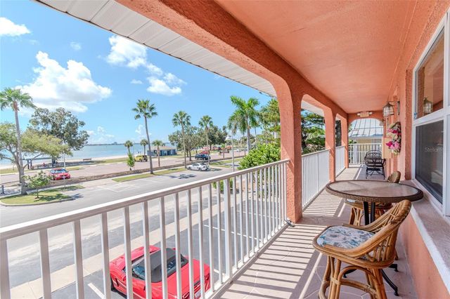 5605 SHORE BOULEVARD S 1B, Gulfport, FL 33707