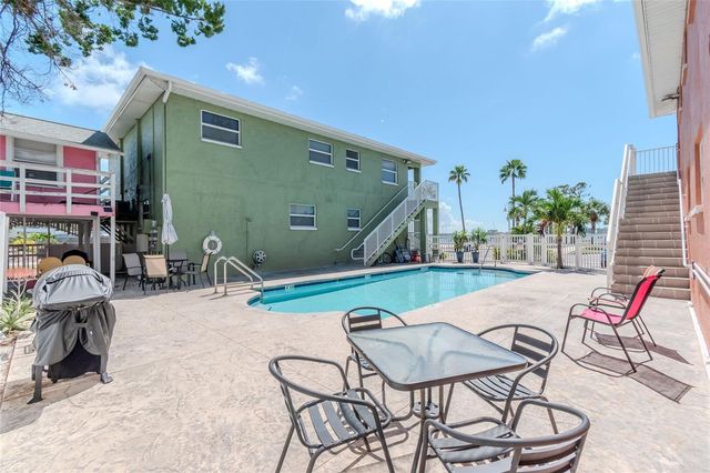 5605 SHORE BOULEVARD S 1B, Gulfport, FL 33707