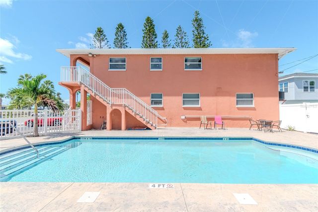 5605 SHORE BOULEVARD S 1B, Gulfport, FL 33707