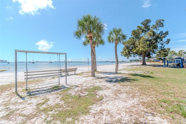 5605 SHORE BOULEVARD S 1B, Gulfport, FL 33707