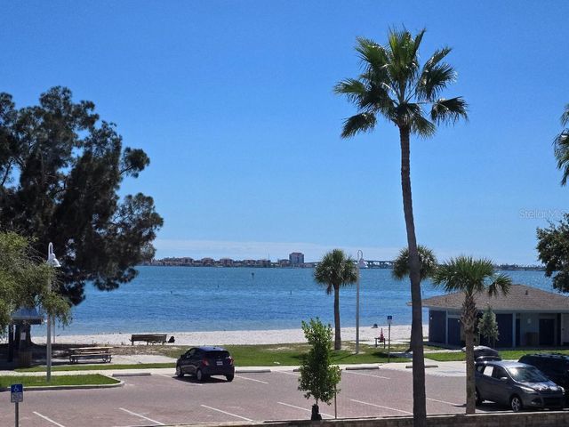 5605 SHORE BOULEVARD S 1B, Gulfport, FL 33707