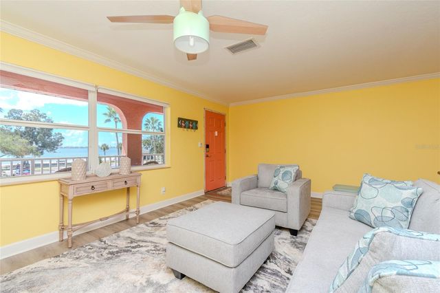5605 SHORE BOULEVARD S 1B, Gulfport, FL 33707