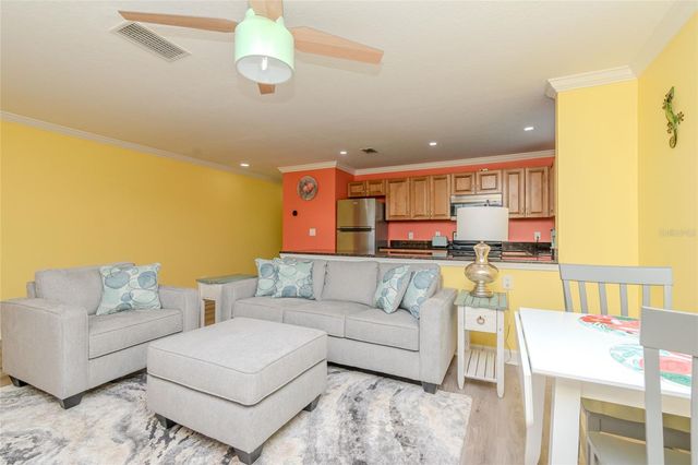 5605 SHORE BOULEVARD S 1B, Gulfport, FL 33707