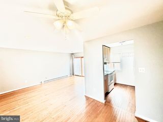 720 W GLEBE RD W #2A, Alexandria, VA 22305