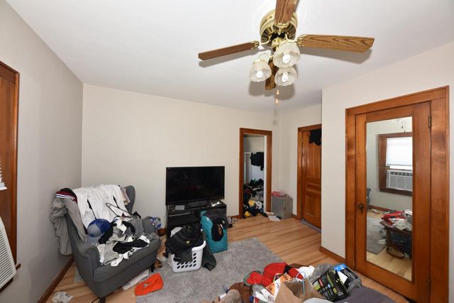 1209 Milwaukee AVENUE, South Milwaukee, WI 53172