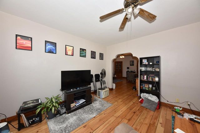 1209 Milwaukee AVENUE, South Milwaukee, WI 53172