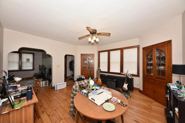 1209 Milwaukee AVENUE, South Milwaukee, WI 53172