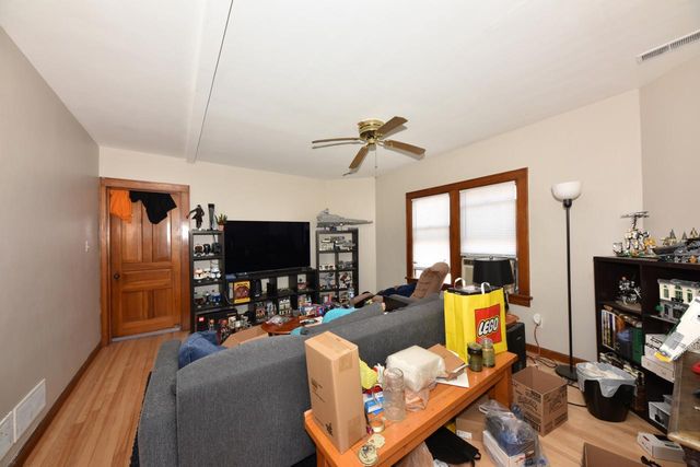 1209 Milwaukee AVENUE, South Milwaukee, WI 53172