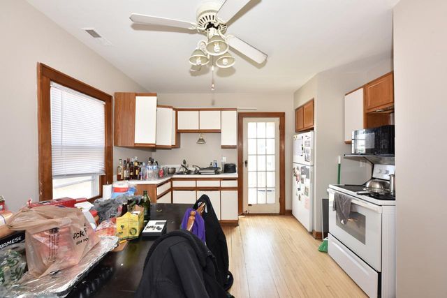 1209 Milwaukee AVENUE, South Milwaukee, WI 53172
