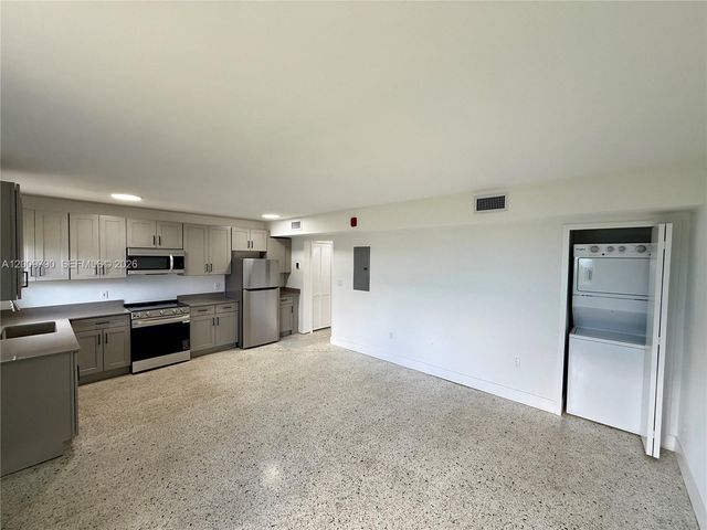 180 NE 57th St 4, Miami, FL 33137