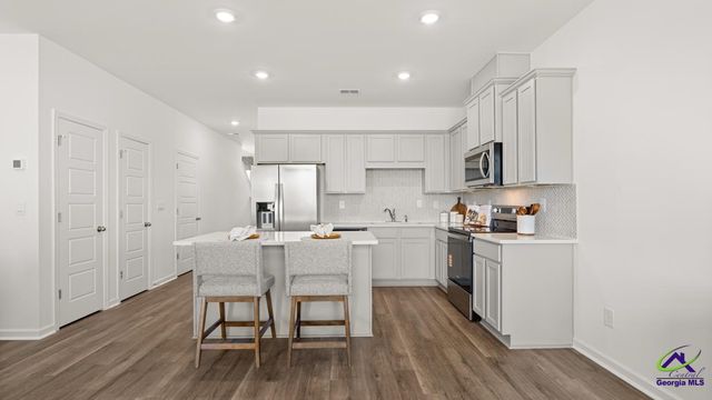 121 Kenmore Circle, Perry, GA 31069