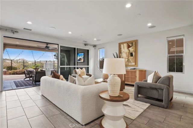 23 Cielo Azul, Mission Viejo, CA 92692