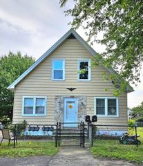 4 Knoll Avenue 2nd Floor, Milford, CT 06460