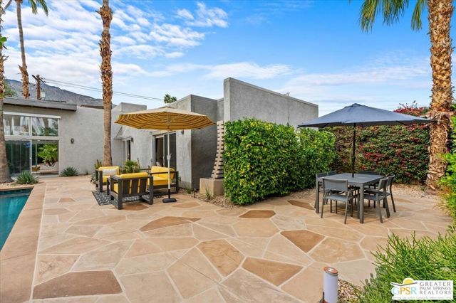 641 Dunes Court, Palm Springs, CA 92264
