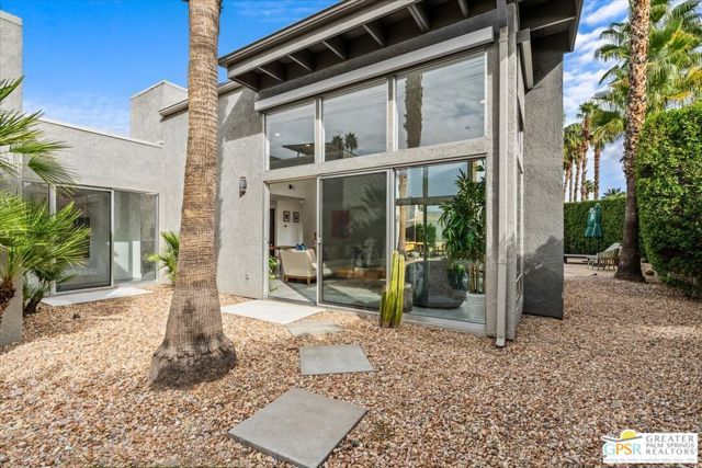 641 Dunes Court, Palm Springs, CA 92264