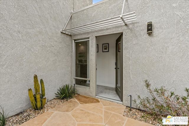 641 Dunes Court, Palm Springs, CA 92264