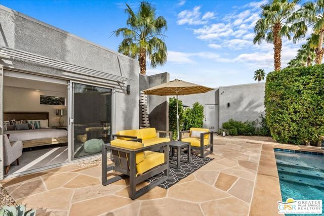 641 Dunes Court, Palm Springs, CA 92264