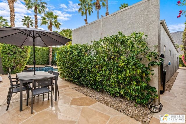 641 Dunes Court, Palm Springs, CA 92264