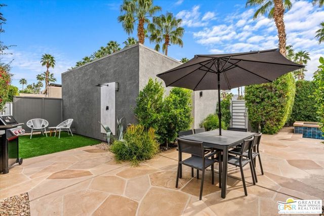641 Dunes Court, Palm Springs, CA 92264