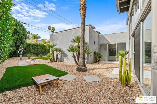 641 Dunes Court, Palm Springs, CA 92264