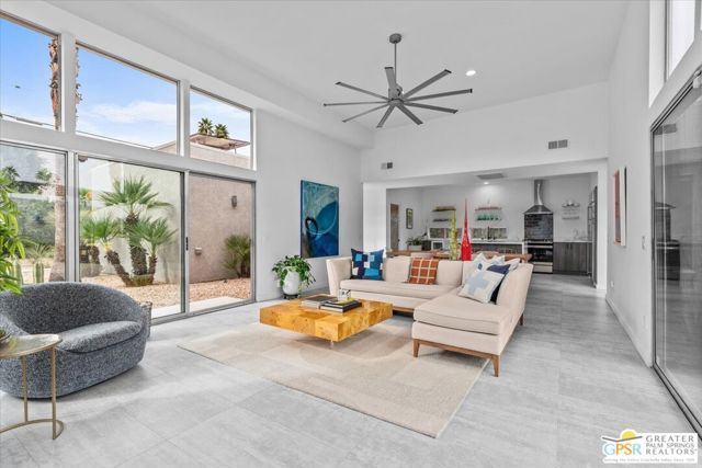 641 Dunes Court, Palm Springs, CA 92264