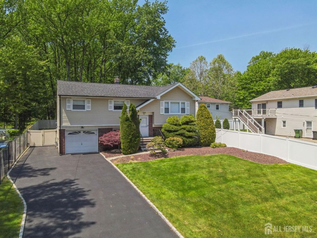743 Wood Avenue, Edison, NJ 08850
