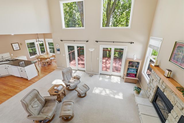 1084 Tamberwood Court, Woodbury, MN 55125