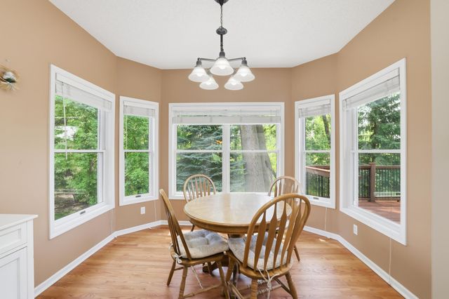 1084 Tamberwood Court, Woodbury, MN 55125