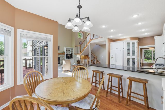 1084 Tamberwood Court, Woodbury, MN 55125