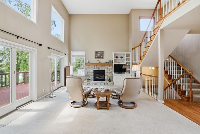 1084 Tamberwood Court, Woodbury, MN 55125
