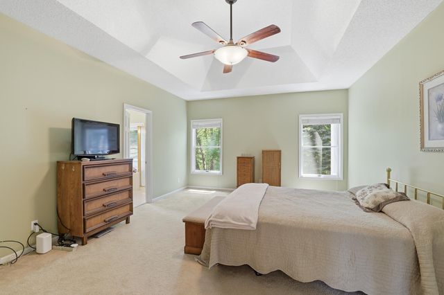 1084 Tamberwood Court, Woodbury, MN 55125