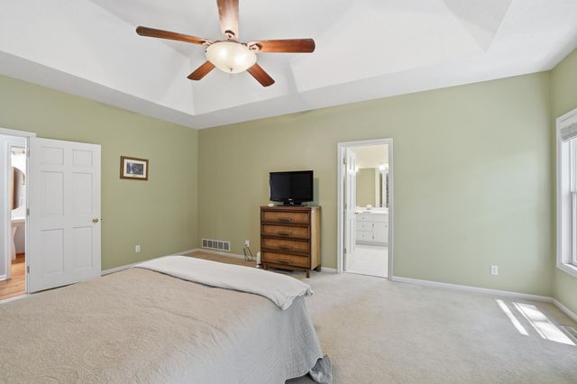 1084 Tamberwood Court, Woodbury, MN 55125